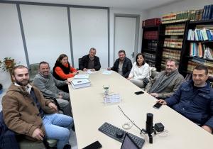 Momento de la firma del convenio entre Bodega Palomillo y Ayuntamiento